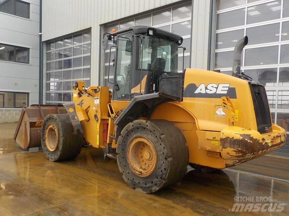 CASE 821 F Radlader
