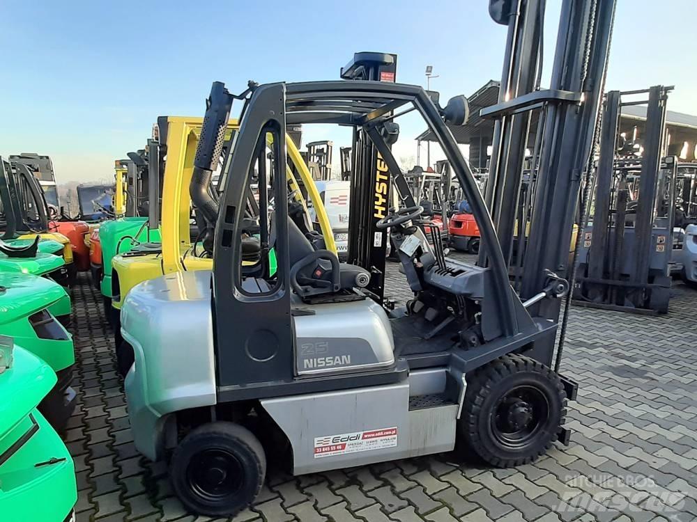 Nissan Y1D2A25Q Dieselstapler