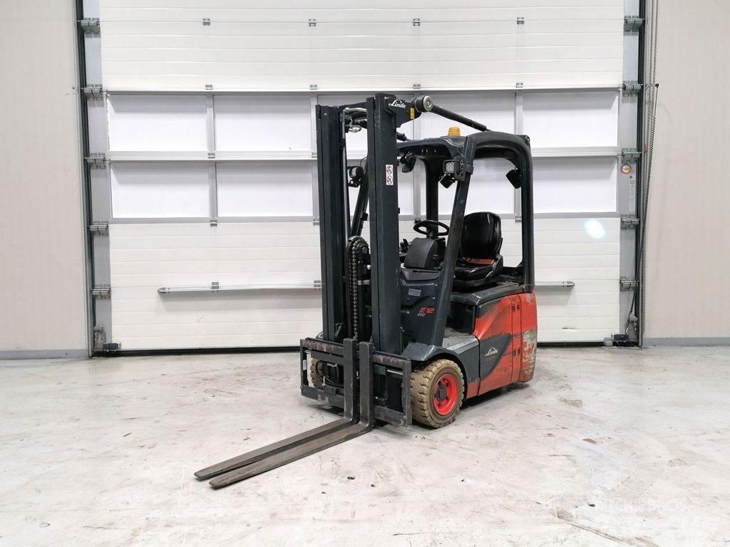 Linde E12-02 Elektrostapler