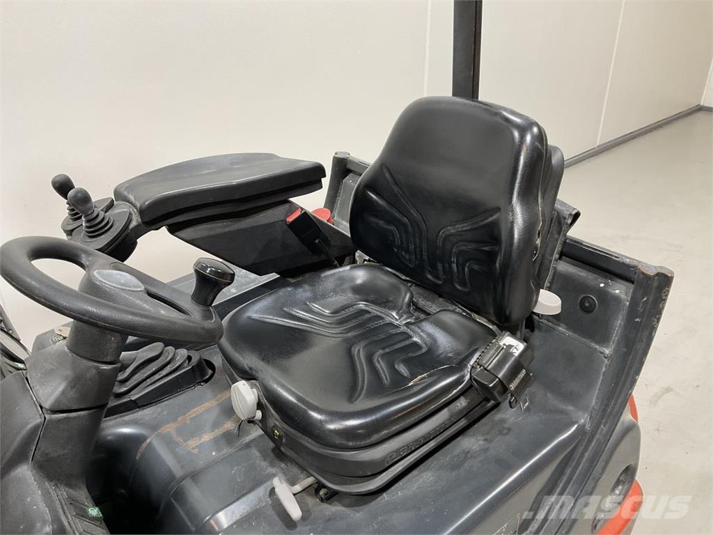 Linde E16C-02 Elektrostapler