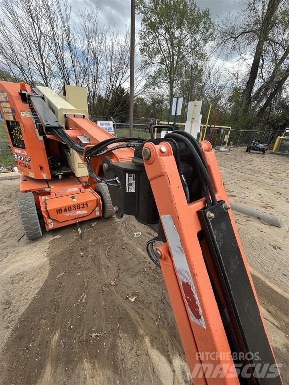 JLG E 300 AJP Scheren-Arbeitsbühnen