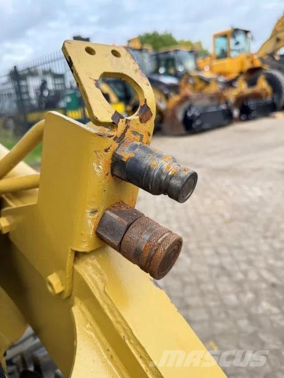 CAT 216B Turbo Kompaktlader