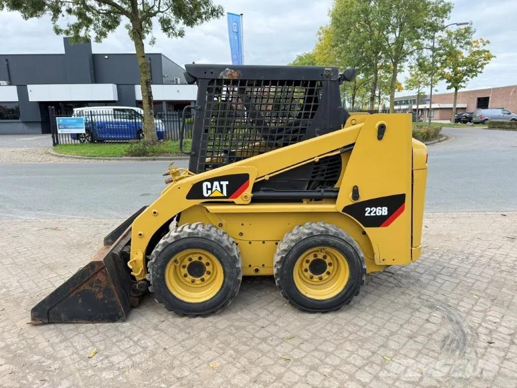 CAT 216B Turbo Kompaktlader