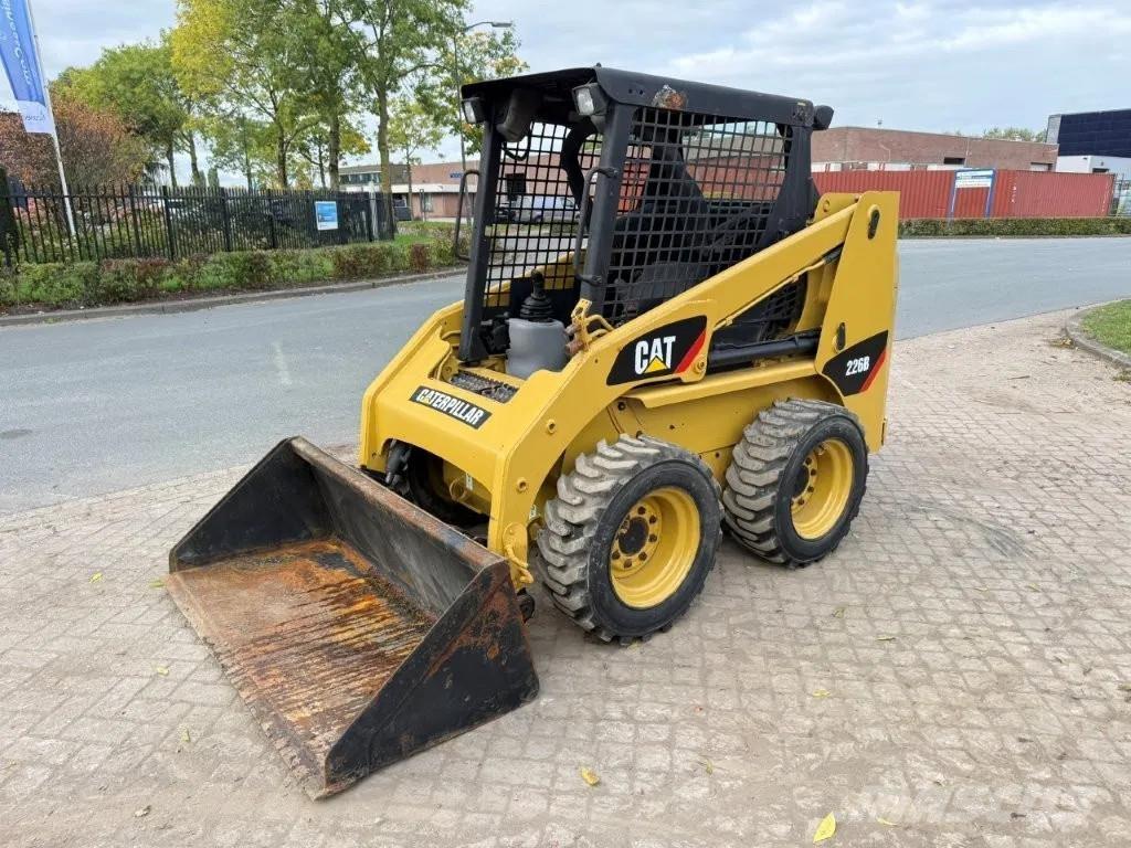 CAT 216B Turbo Kompaktlader