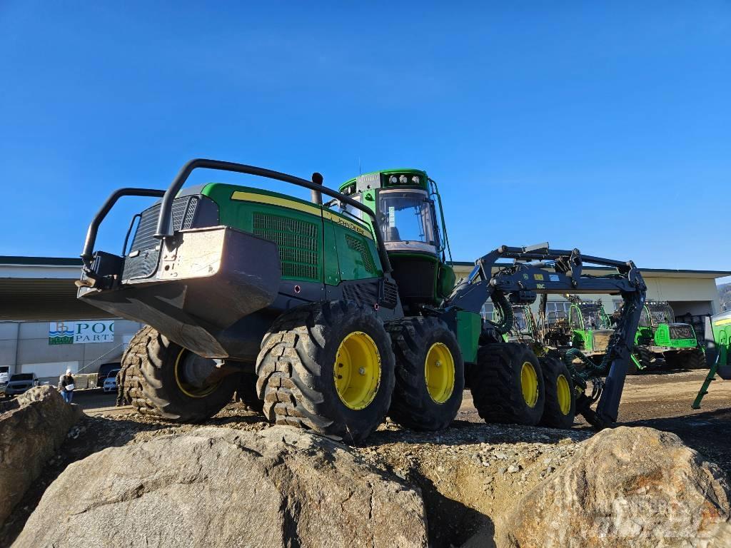 John Deere 1170 G Harvester