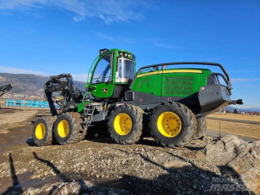 John Deere 1170 G Harvester