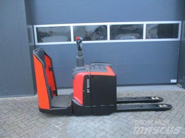 Toyota LPE 250 Gabelstapler mit Fahrerstand