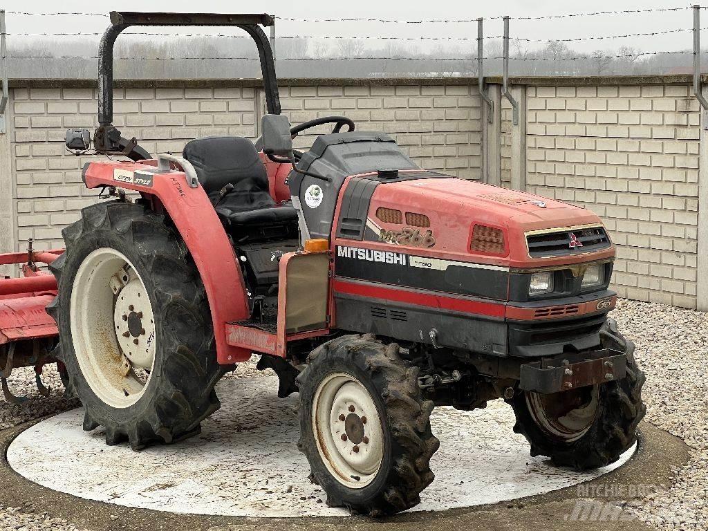 Mitsubishi MT266 Traktoren