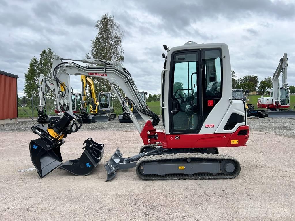 Takeuchi TB225 Minibagger < 7t