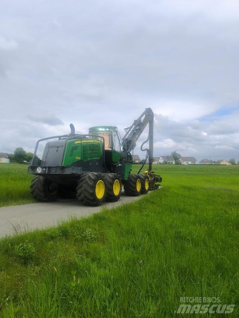 John Deere 1270G 8WD Harvester