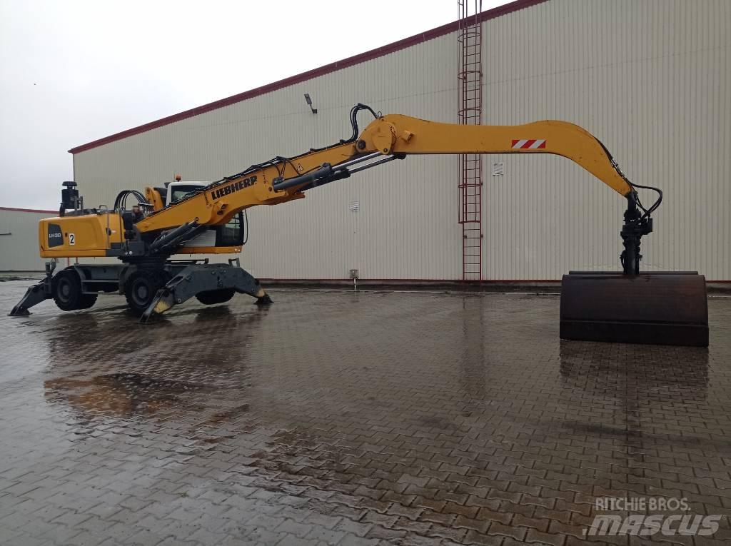 Liebherr LH 30 M Materialumschlag