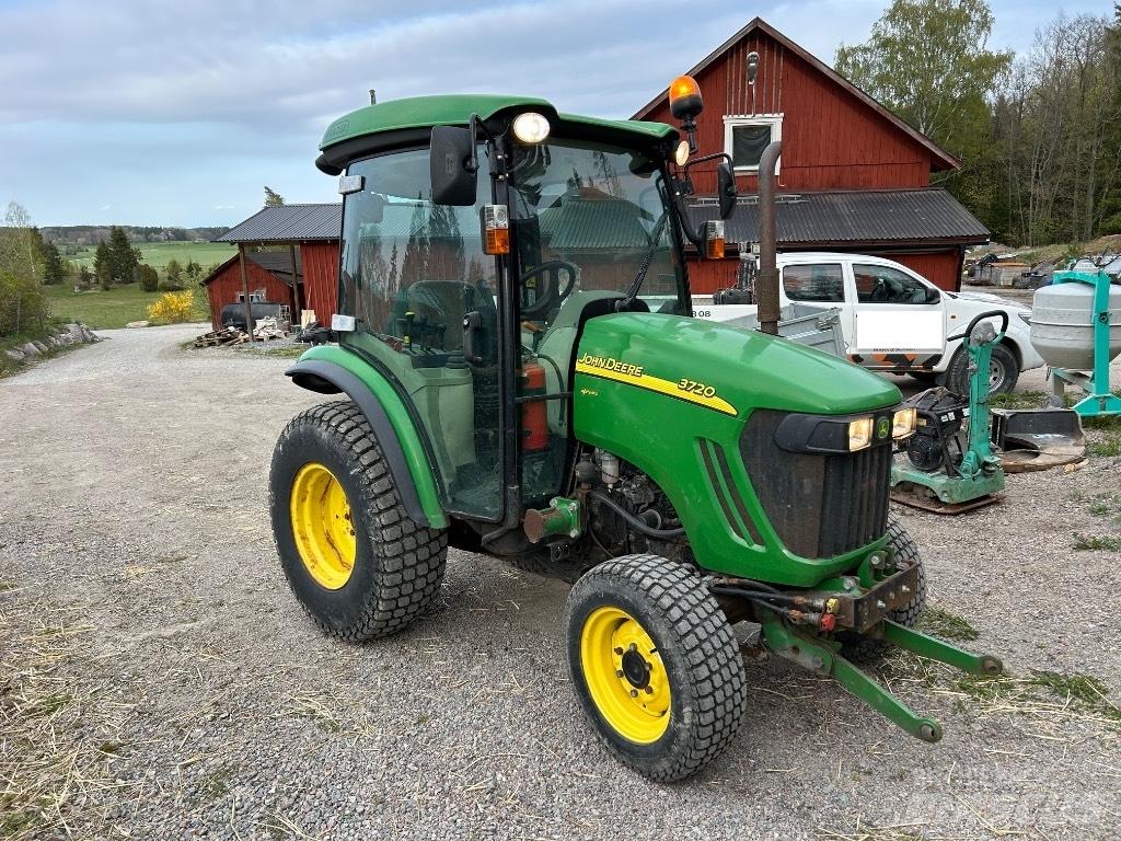 John Deere 3720 Traktoren