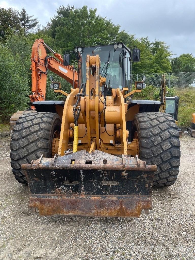 CASE 821 E Radlader