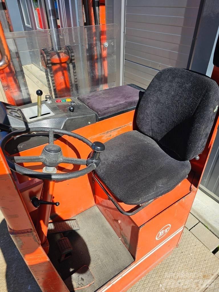BT RSS 1350 Selbstfahrstapler