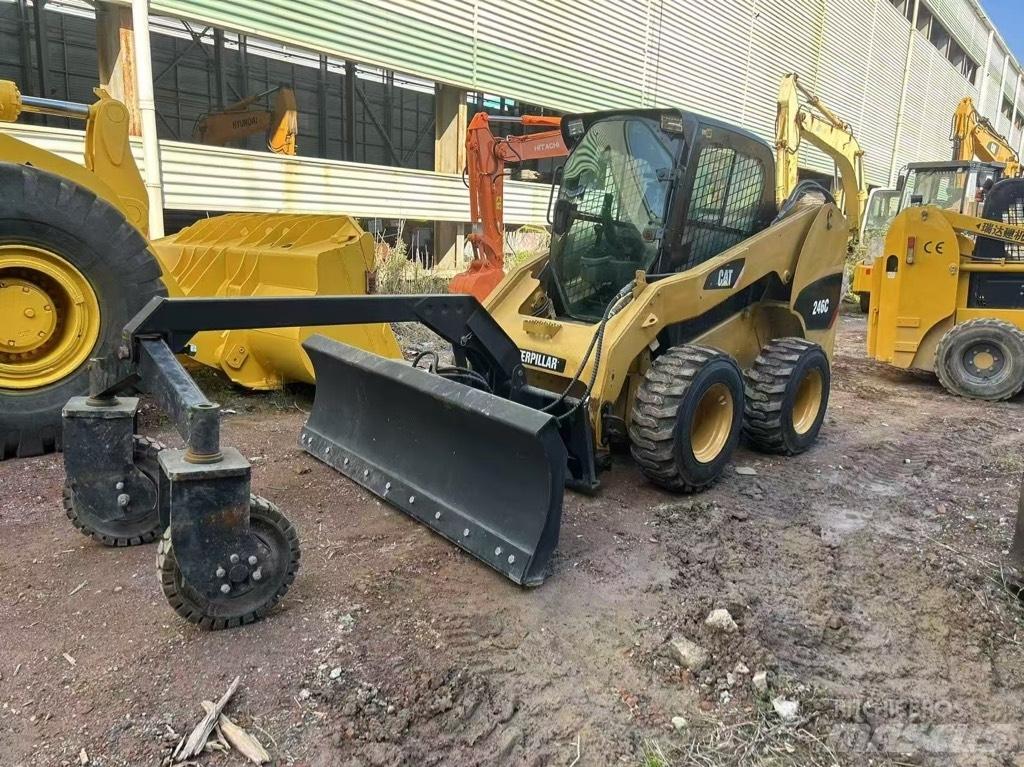 CAT 246 C Kompaktlader
