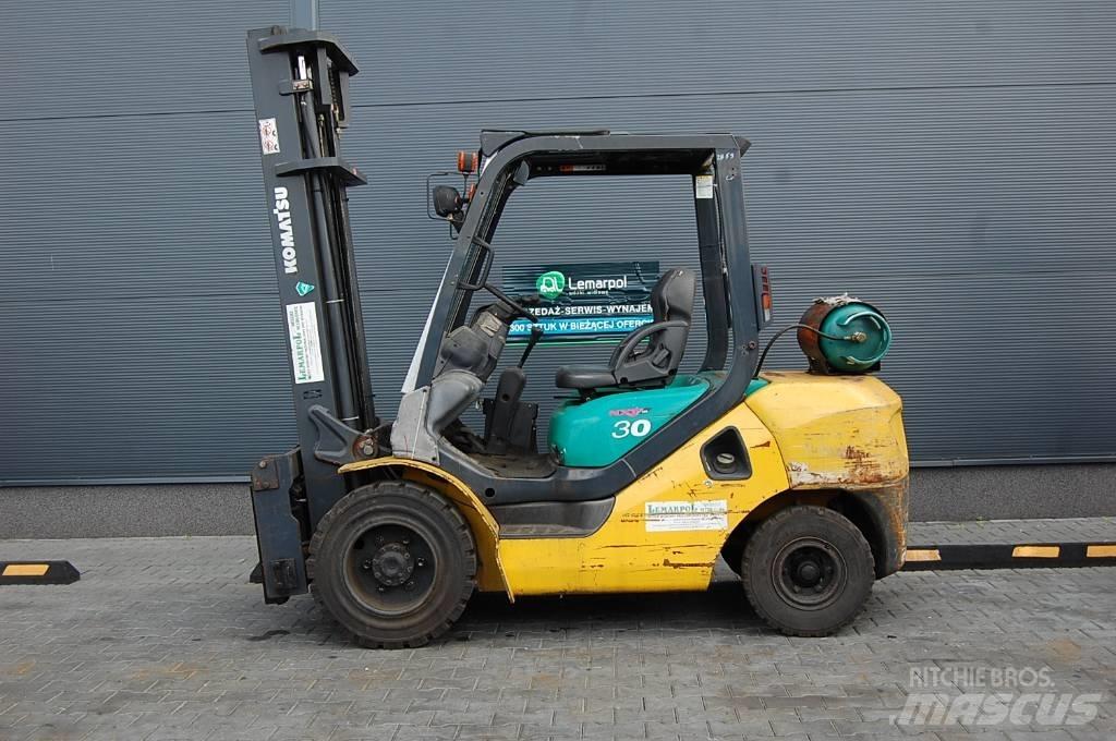 Komatsu FG30C-16 Andere Gabelstapler