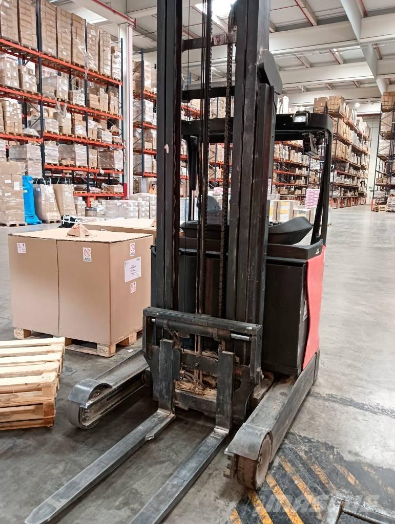 Linde R 16 Schubmaststapler