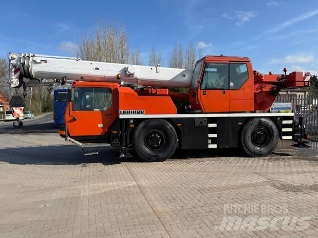 Liebherr LTM 1030-2 All-Terrain-Krane