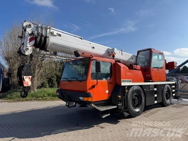 Liebherr LTM 1030-2 All-Terrain-Krane