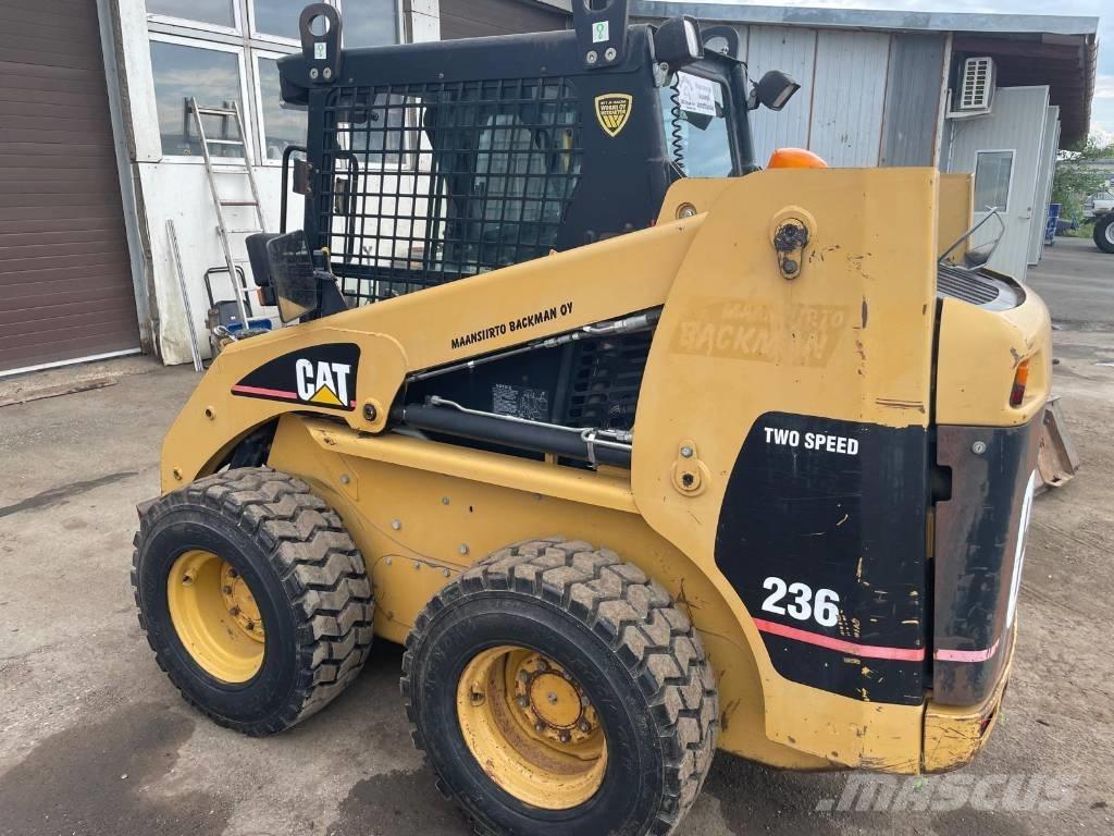 CAT 236 Kompaktlader