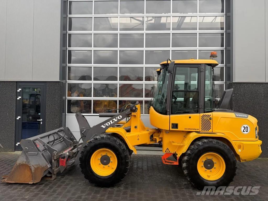 Volvo L30G Radlader