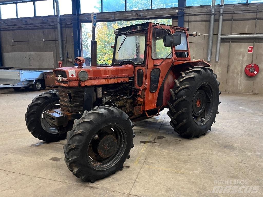 Massey Ferguson 168 Traktoren