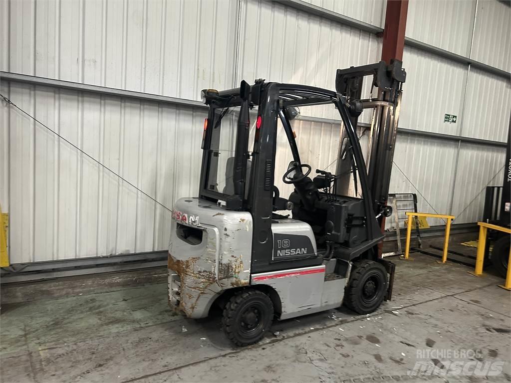 Nissan Y1D1A18Q Dieselstapler