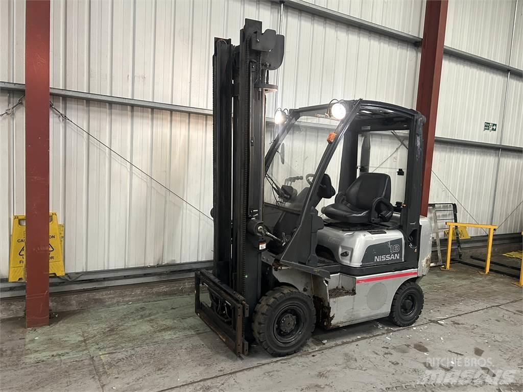 Nissan Y1D1A18Q Dieselstapler