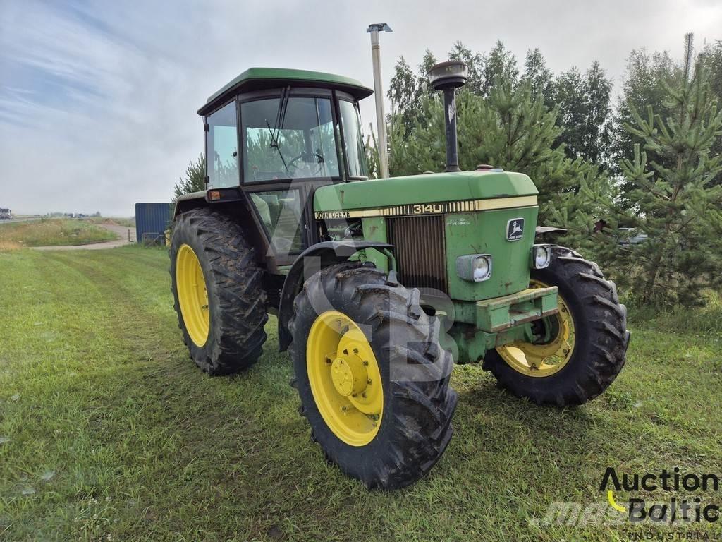 John Deere MFWD Traktoren