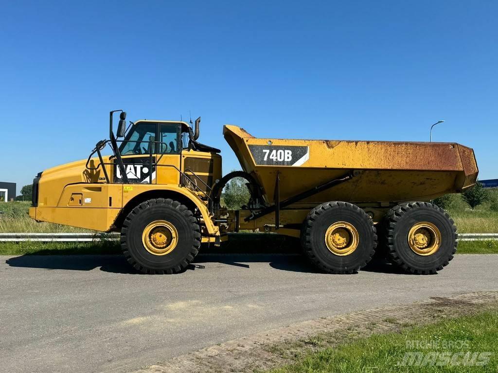 CAT 740B Dumper - Knickgelenk