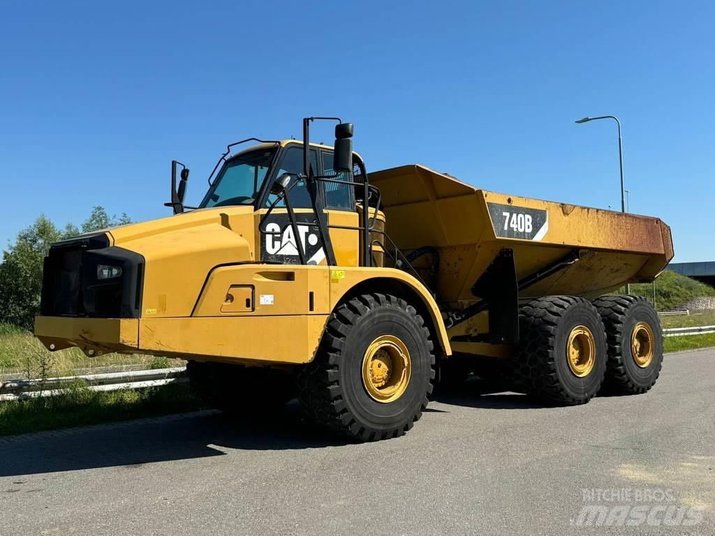 CAT 740B Dumper - Knickgelenk