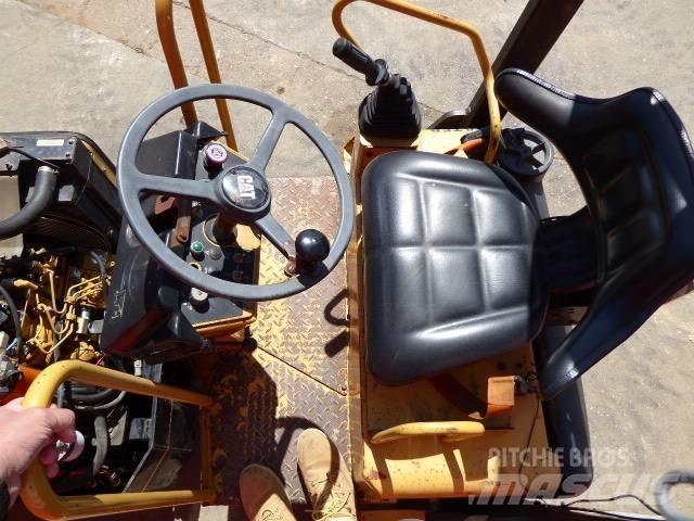 CAT CB 224 D Tandemwalzen