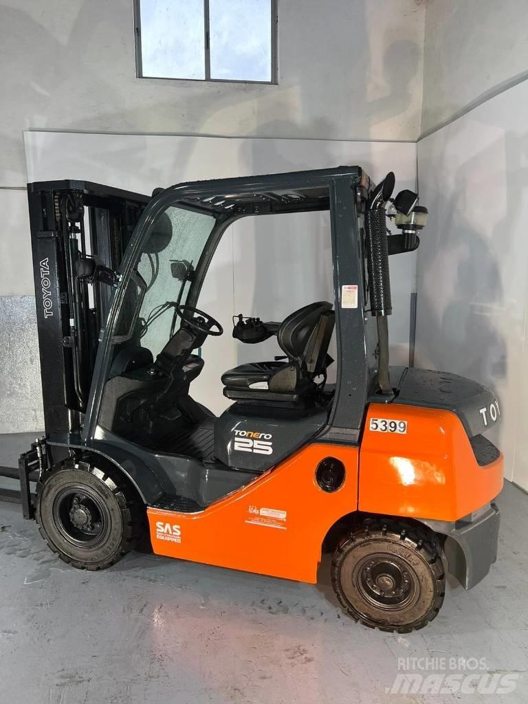 Toyota 02-8 FD F 25 Dieselstapler