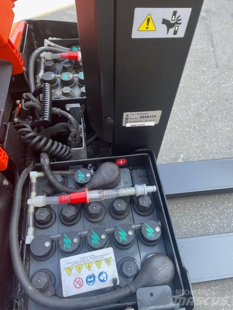 BT SWE080L Deichselstapler