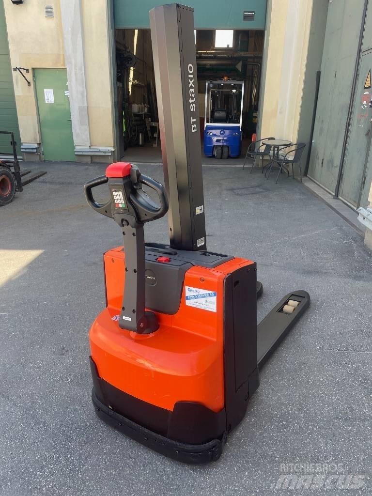 BT SWE080L Deichselstapler