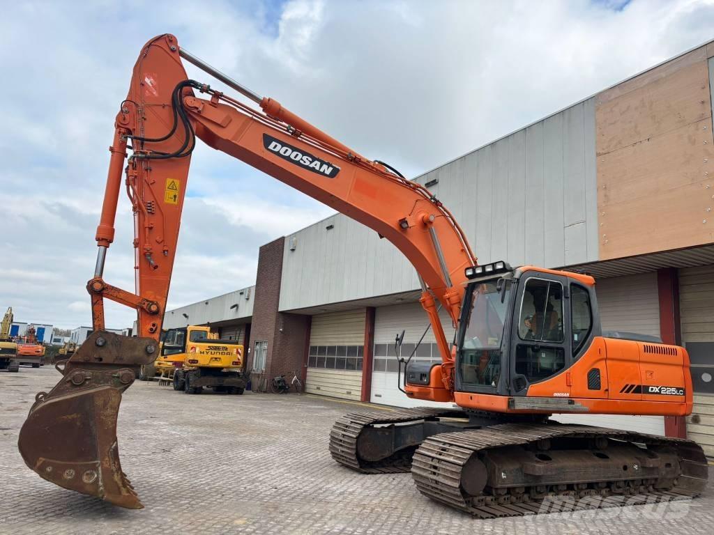 Doosan DX 225 LC Raupenbagger
