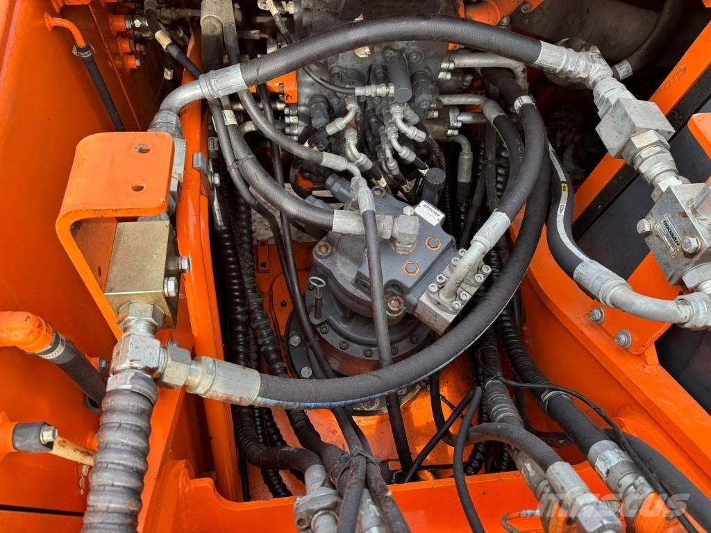 Doosan DX 225 LC Raupenbagger