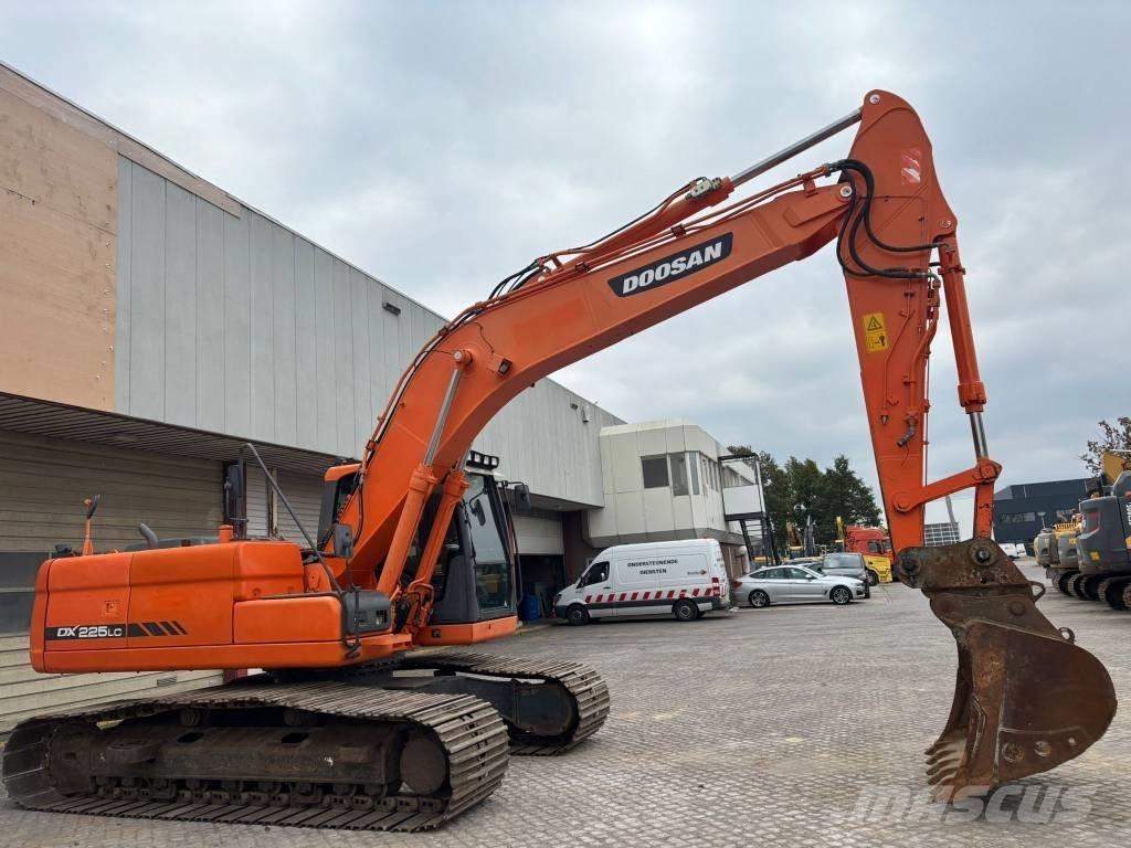 Doosan DX 225 LC Raupenbagger
