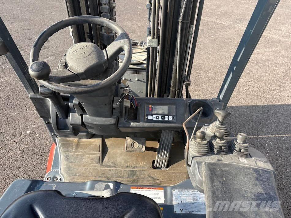 Toyota 8 FBET 15 Elektrostapler