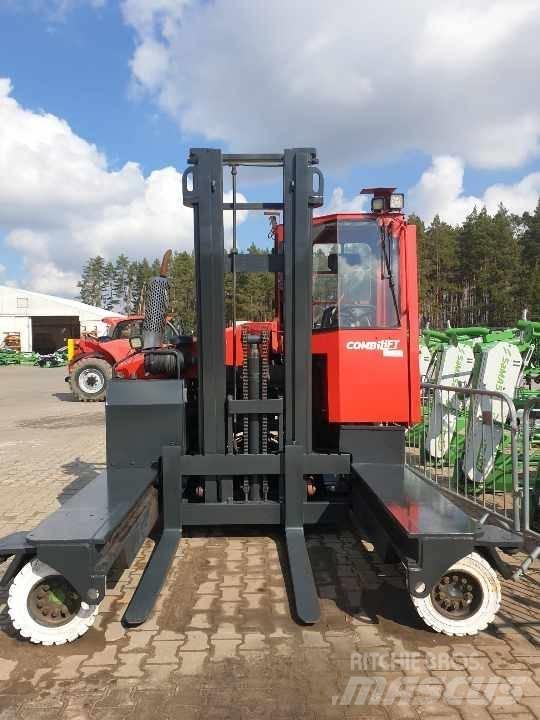 Combilift C 4500 Seitenstapler