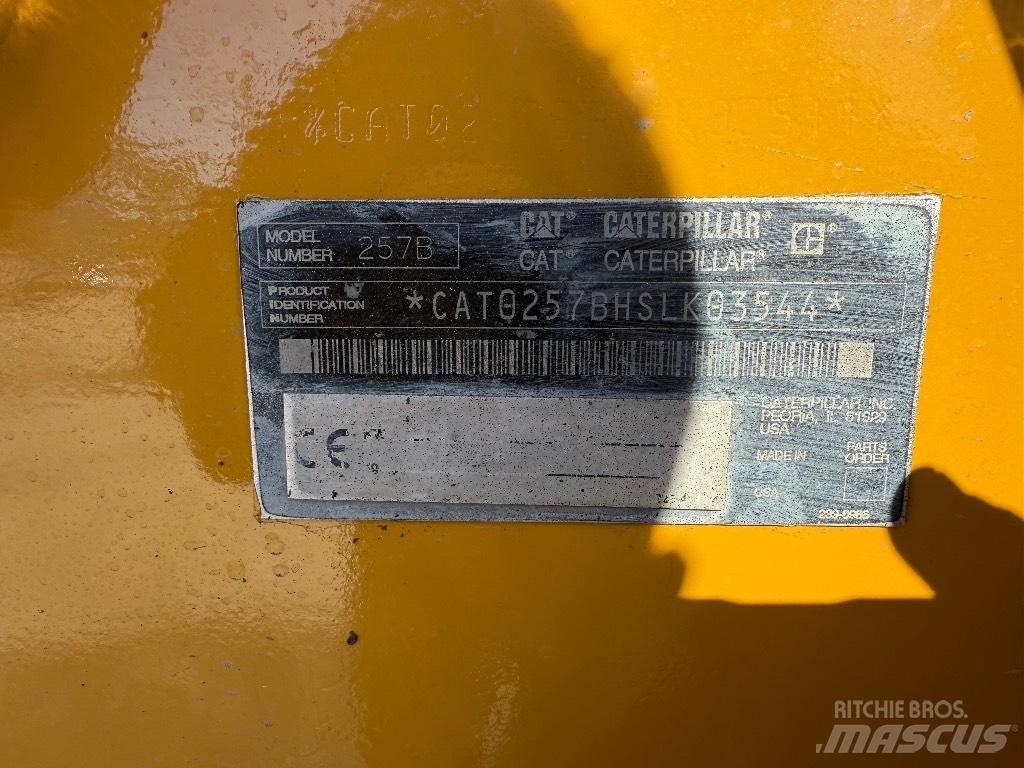 CAT 257 B Laderaupen