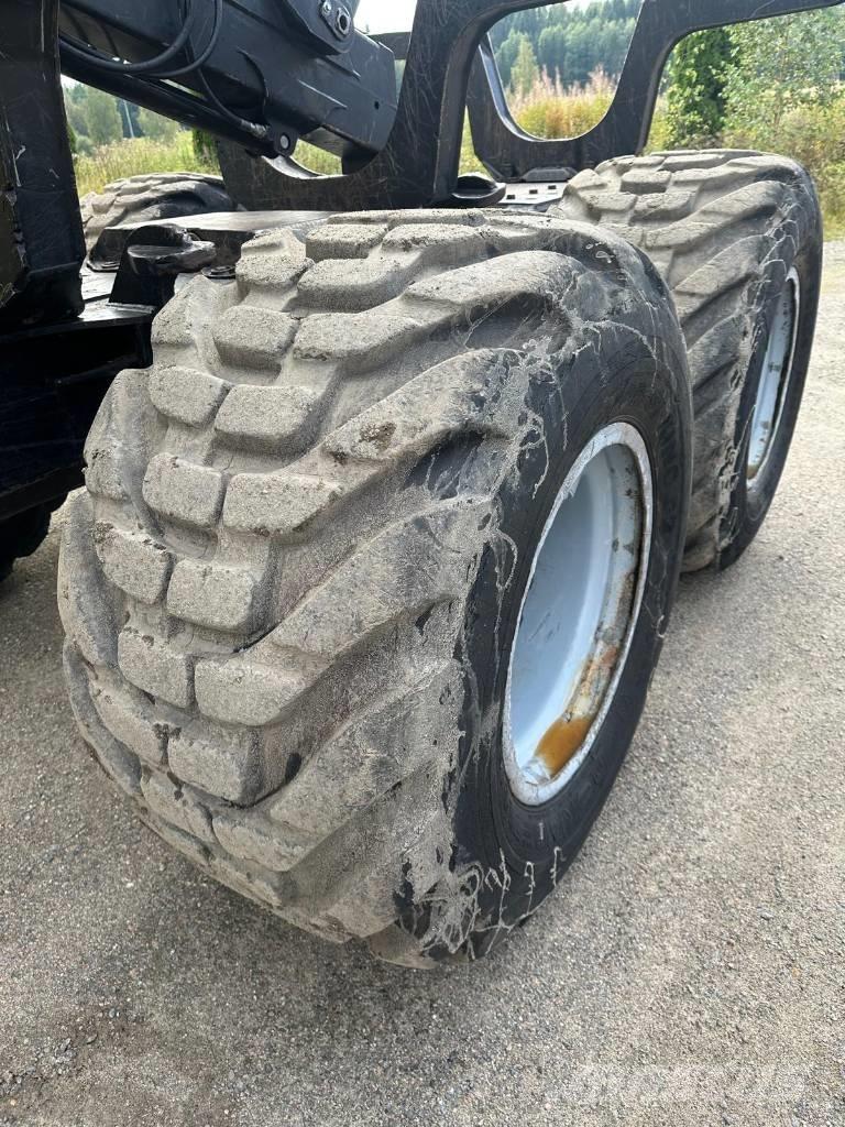 Komatsu 875 Forwarder