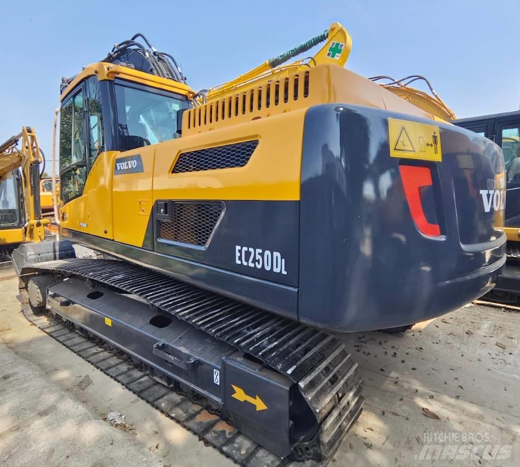 Volvo EC 250 D L Raupenbagger