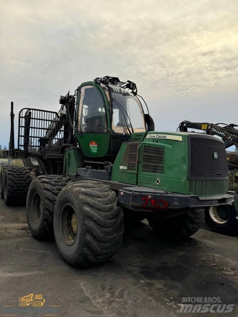 John Deere 1910E Forwarder