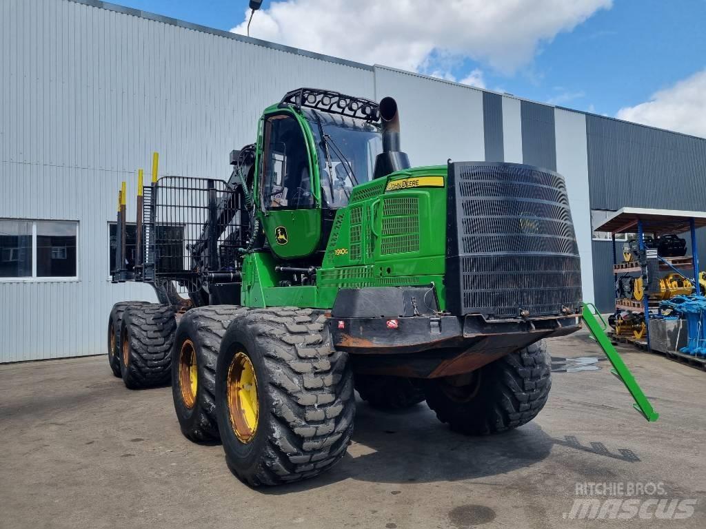 John Deere 1910 G Forwarder