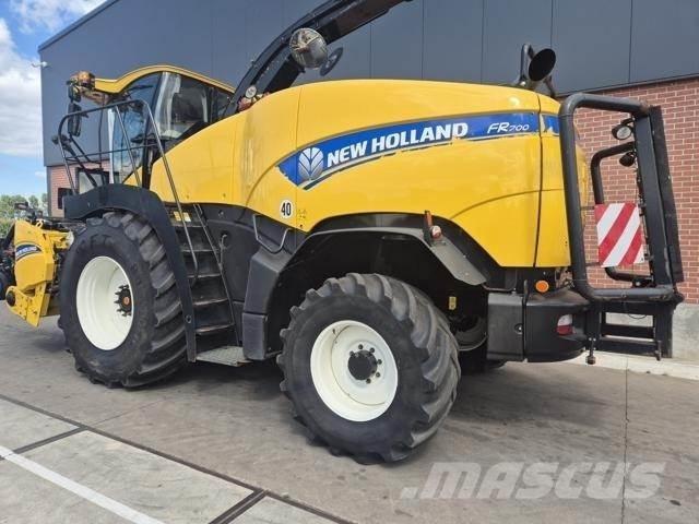 New Holland FR700 Selbstfahrende Häcksler