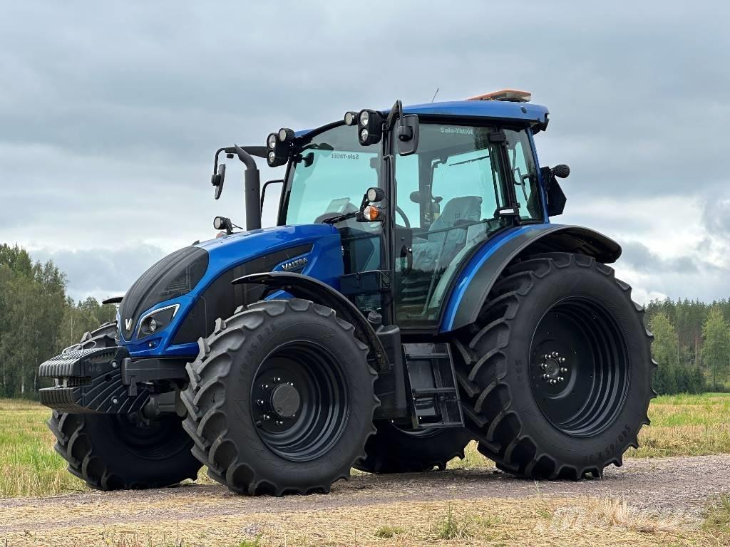 Valtra A 114 Traktoren