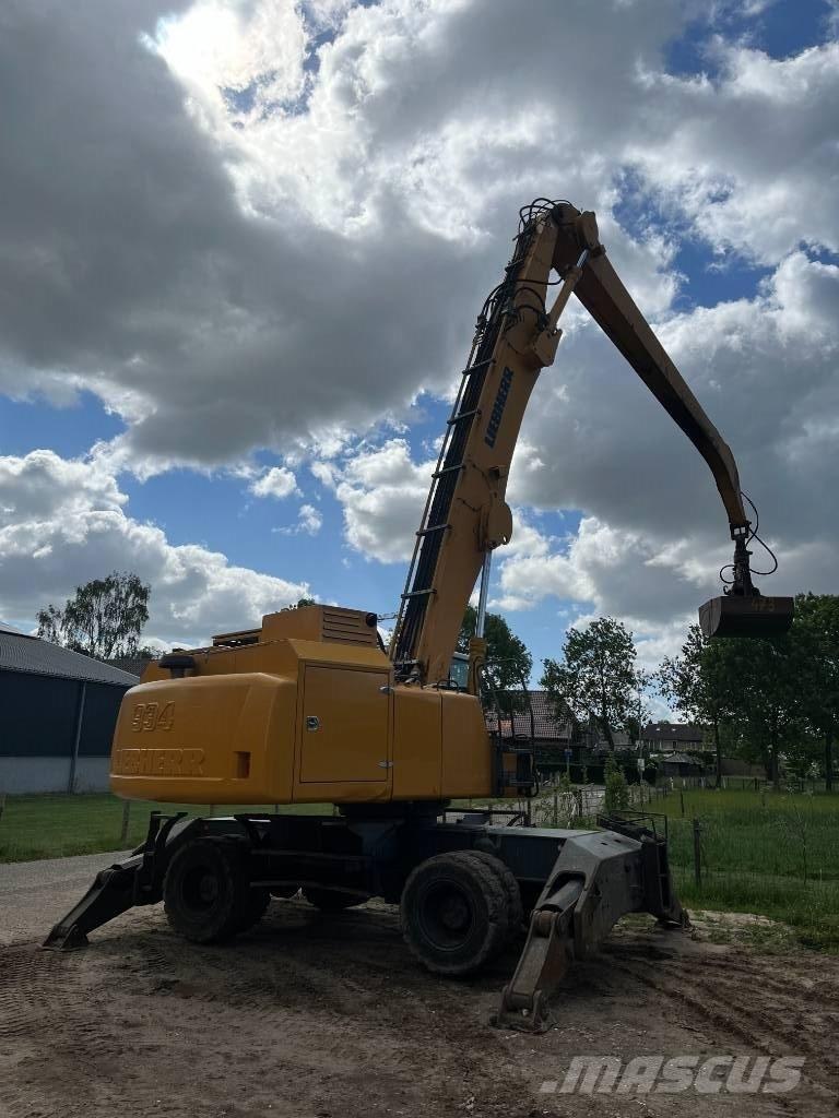 Liebherr 934 Materialumschlag