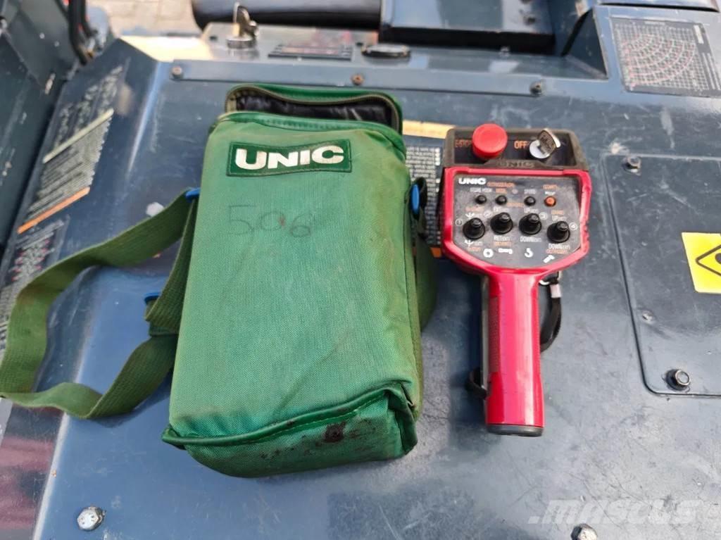 Unic URW 506 CDE Raupenkrane
