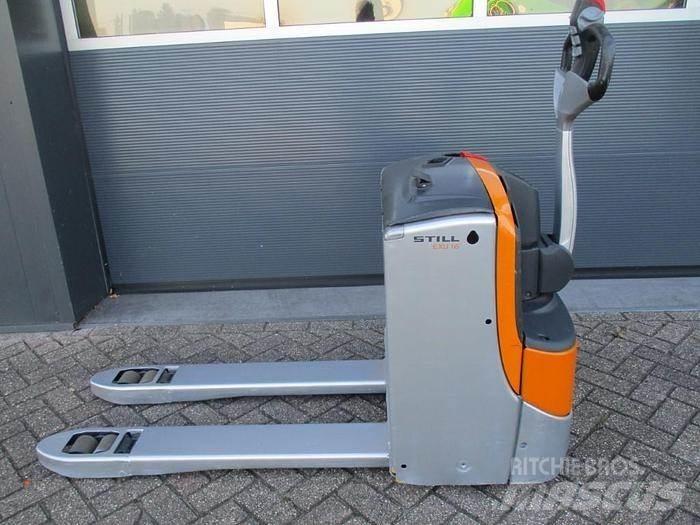 Still EXU 16 Niedergabelstapler